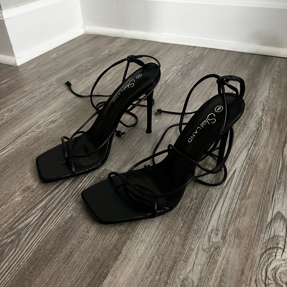 Laced Heels - Picture 2 of 3